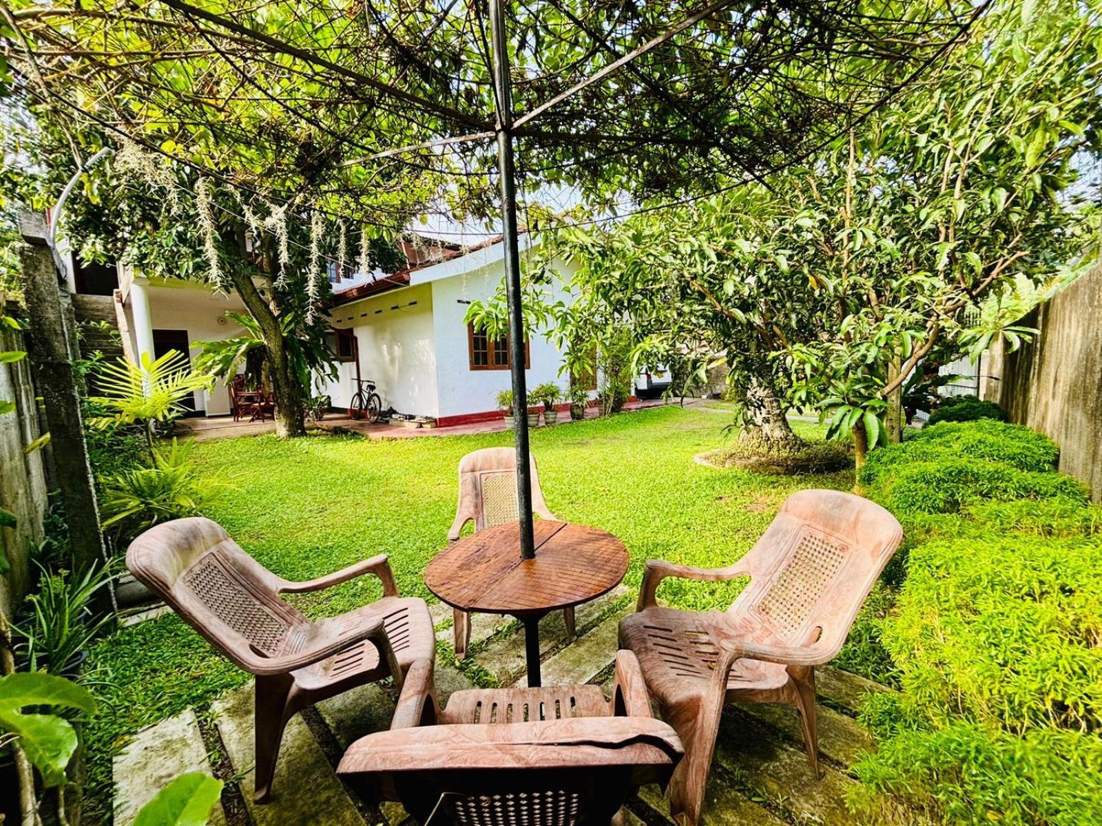 Sanithu Homestay And Villa Galle Extérieur photo