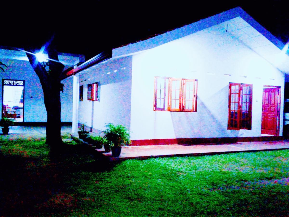 Sanithu Homestay And Villa Galle Extérieur photo